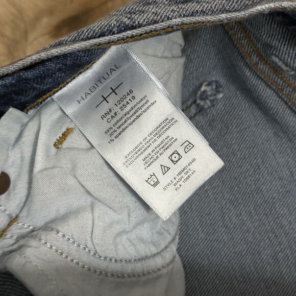 Habitual Logan Jeans Size 8/29 Medium Wash with Slight Flare Women’s - Picture 5 of 8
